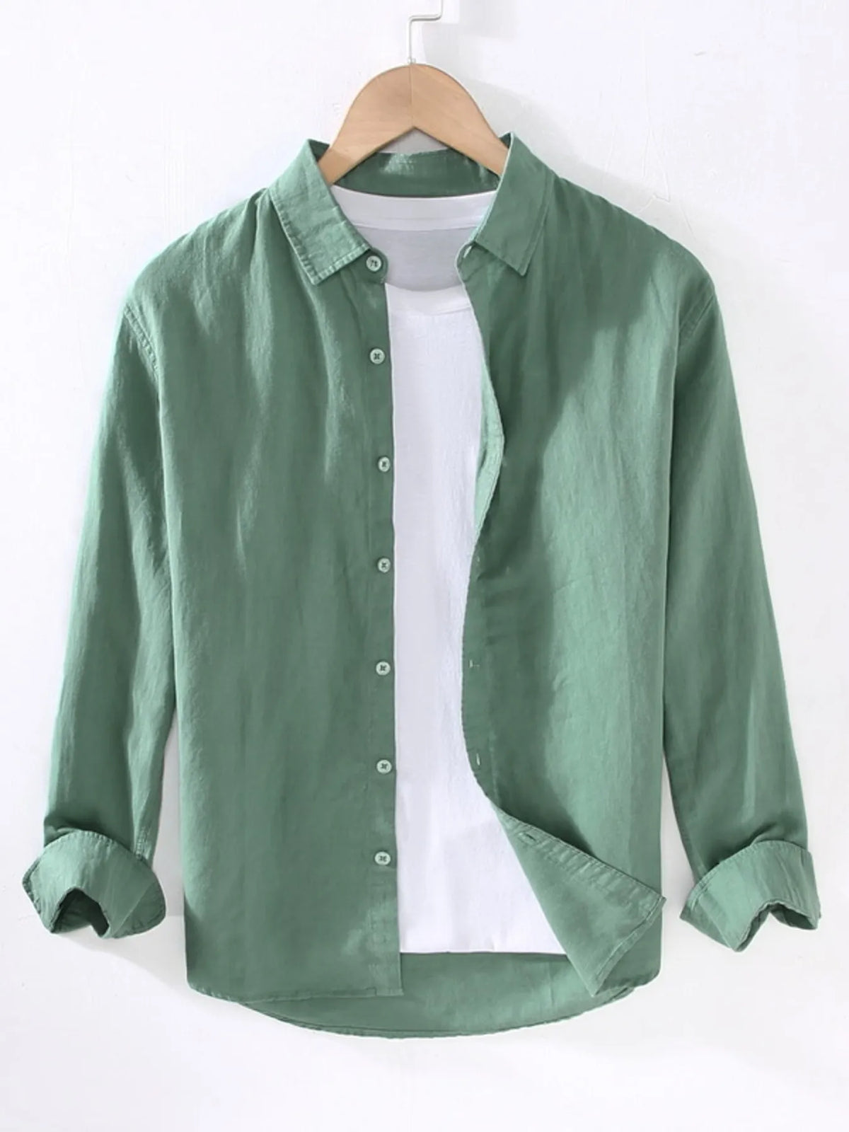 Breathable cotton men’s shirt for work or weekend – wrinkle-resistant fabric