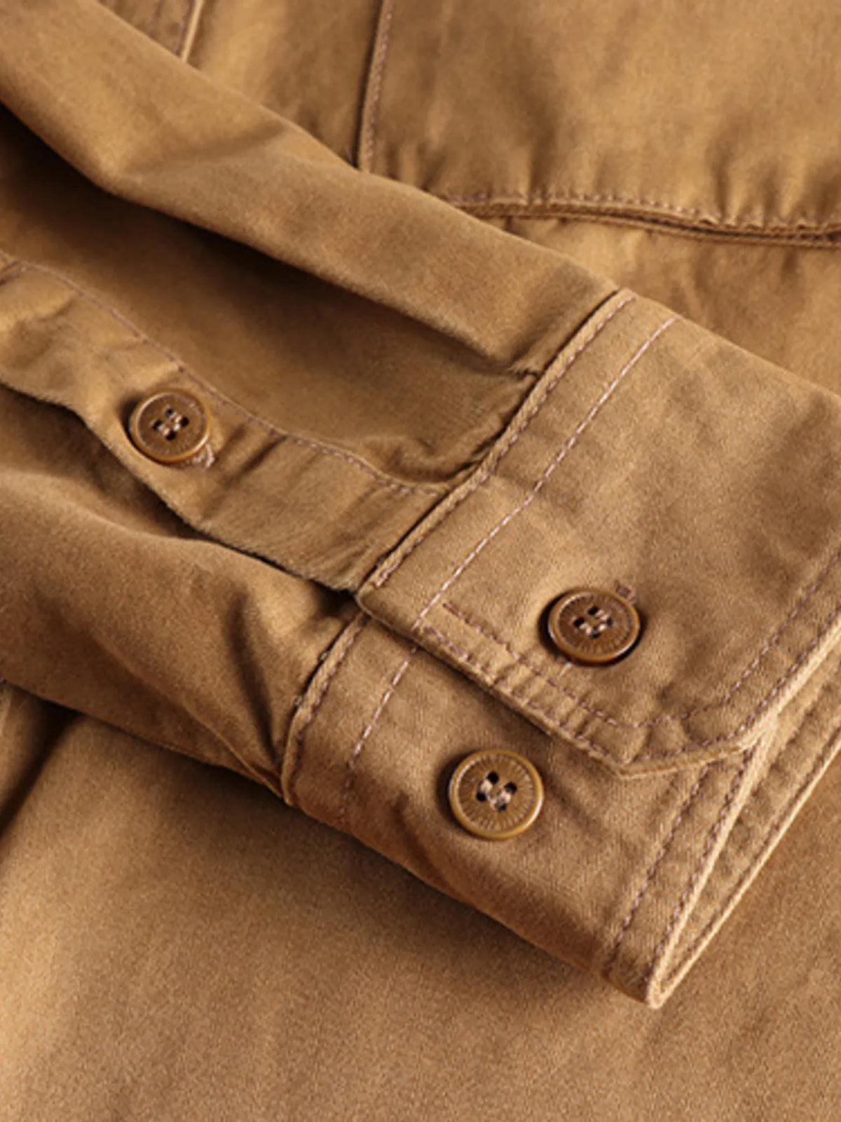 Plus size men’s button-up shirt with chest pockets for big & tall Hawaiian or office wear – breathable long sleeve casual shirt