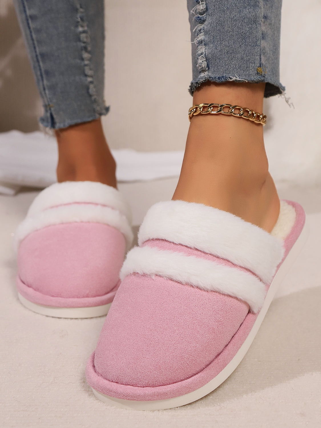 Contrast Faux Fur Round Toe Slippers Trandify Deal