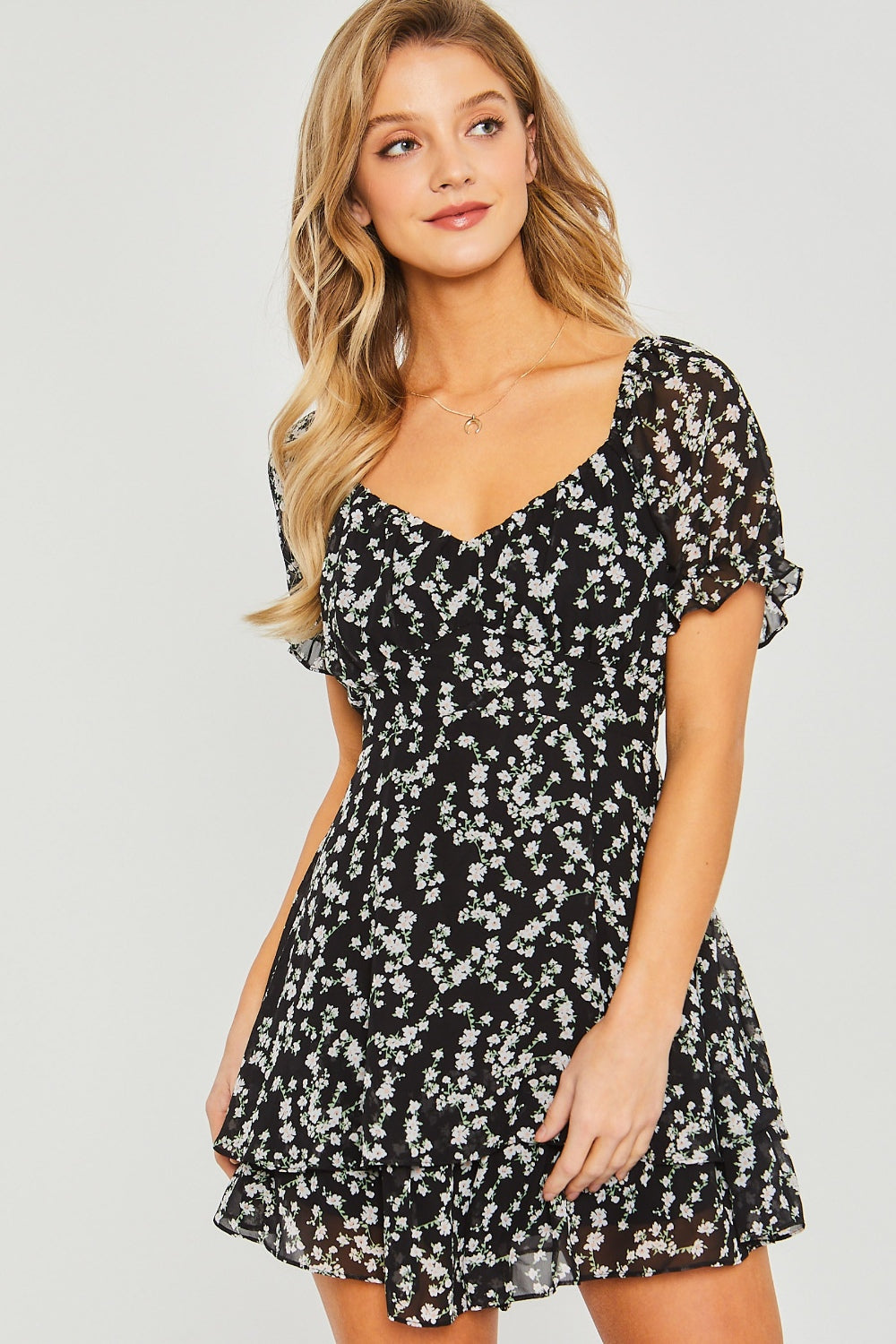 Love Tree Ditsy Floral Short Sleeve Romper Trandify deal
