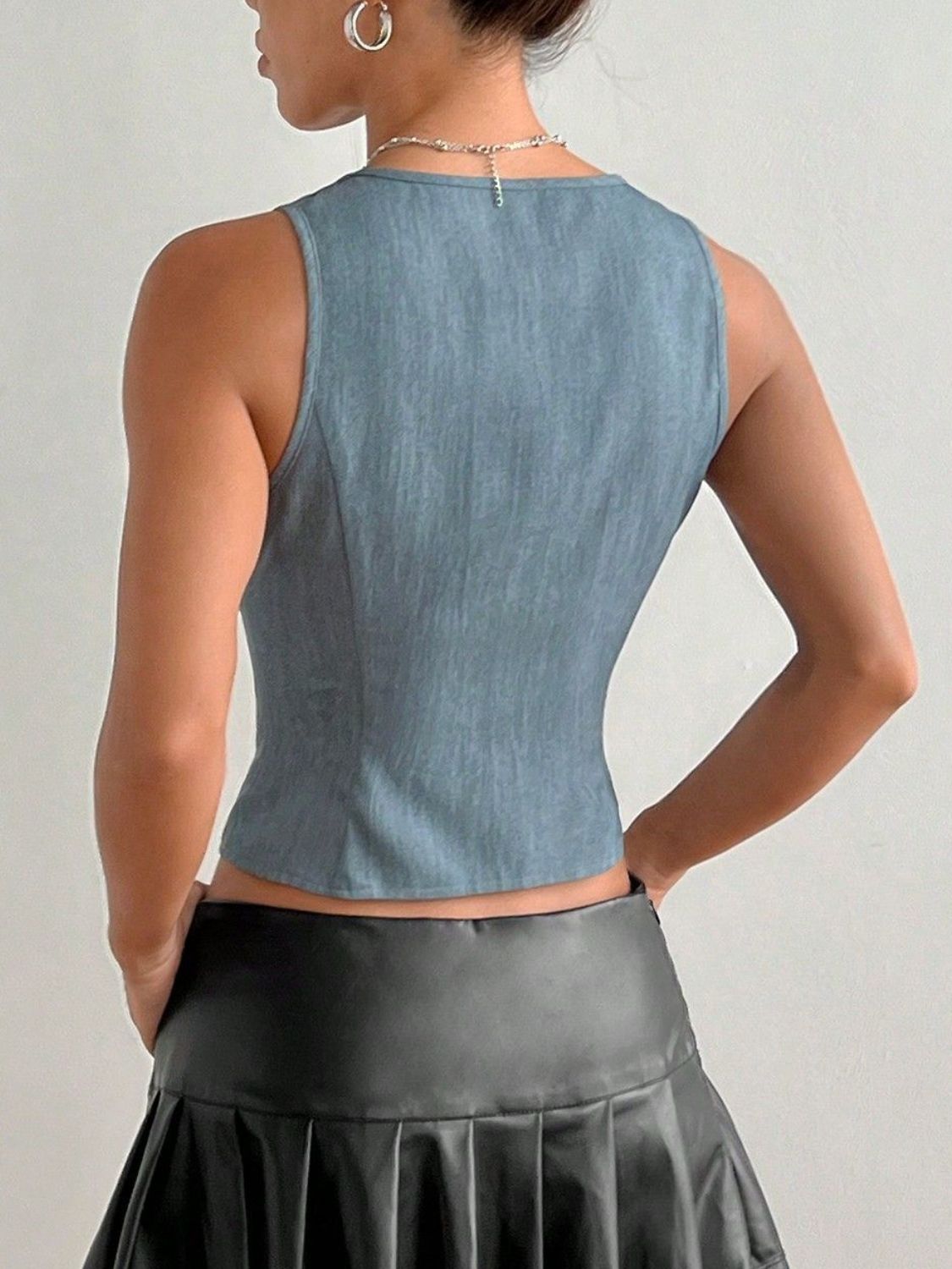 Women’s V-Neck Cropped Tank Top - Summer Fashion 2025 - Trendy & Comfortable