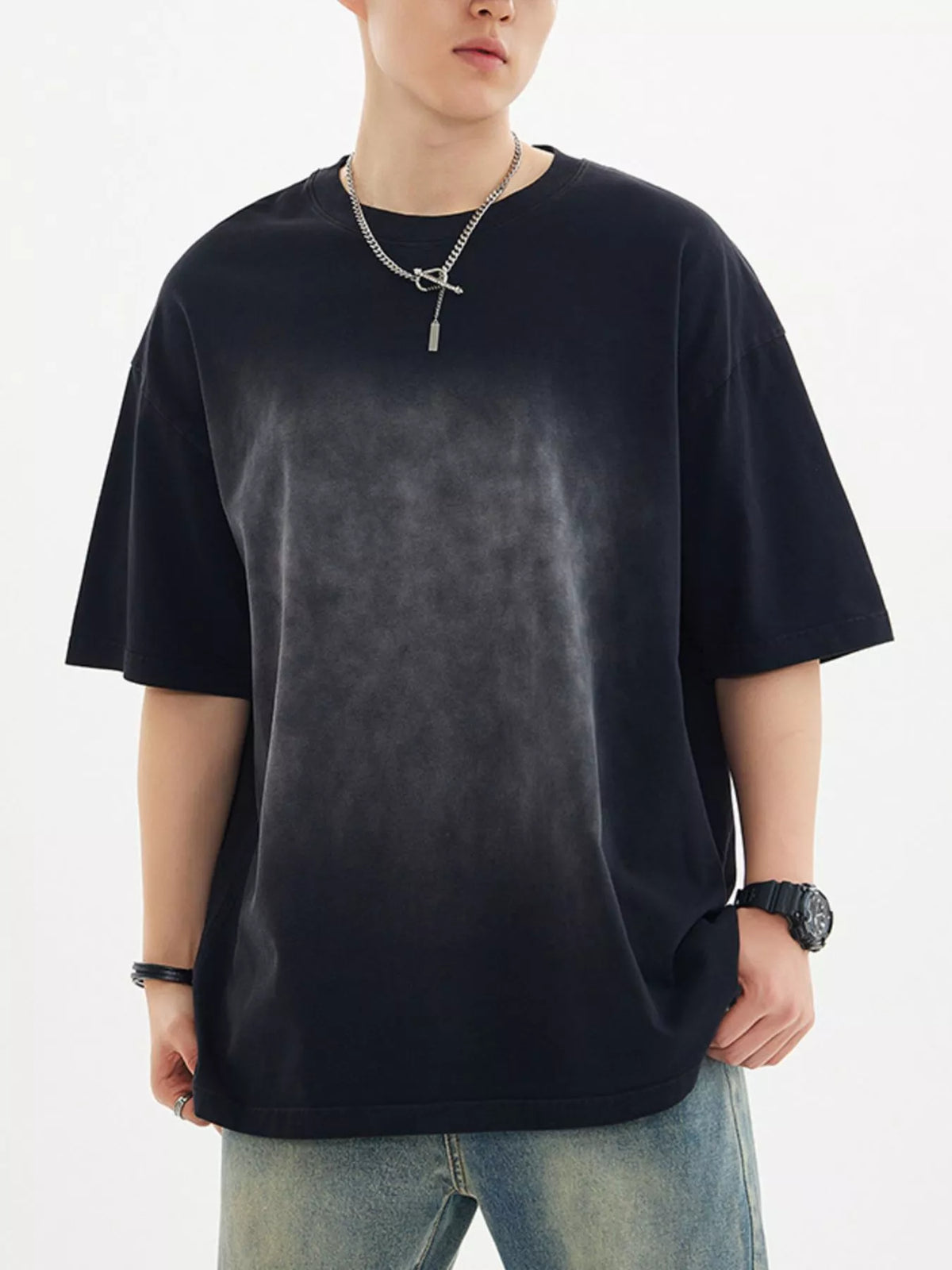 Men's oversized cotton t-shirt in Black - relaxed fit basic tee