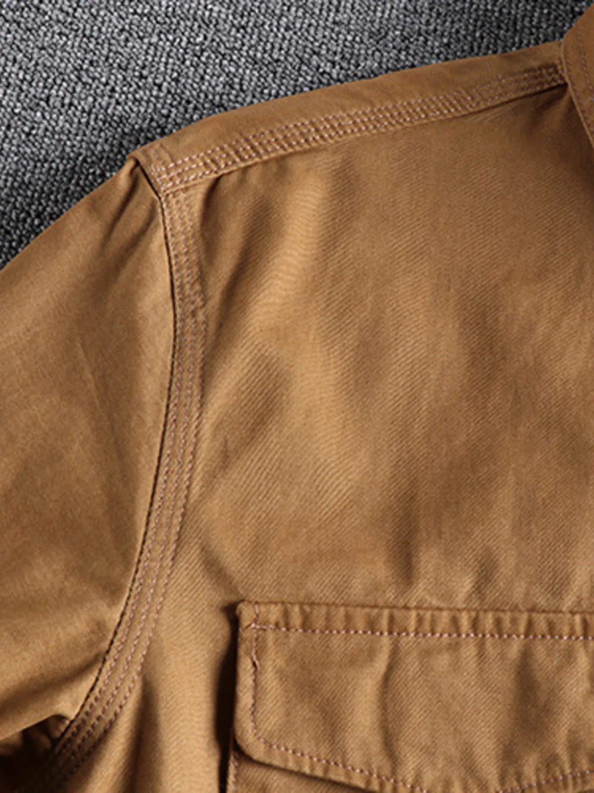 Plus size men’s button-up shirt with chest pockets for big & tall Hawaiian or office wear – breathable long sleeve casual shirt