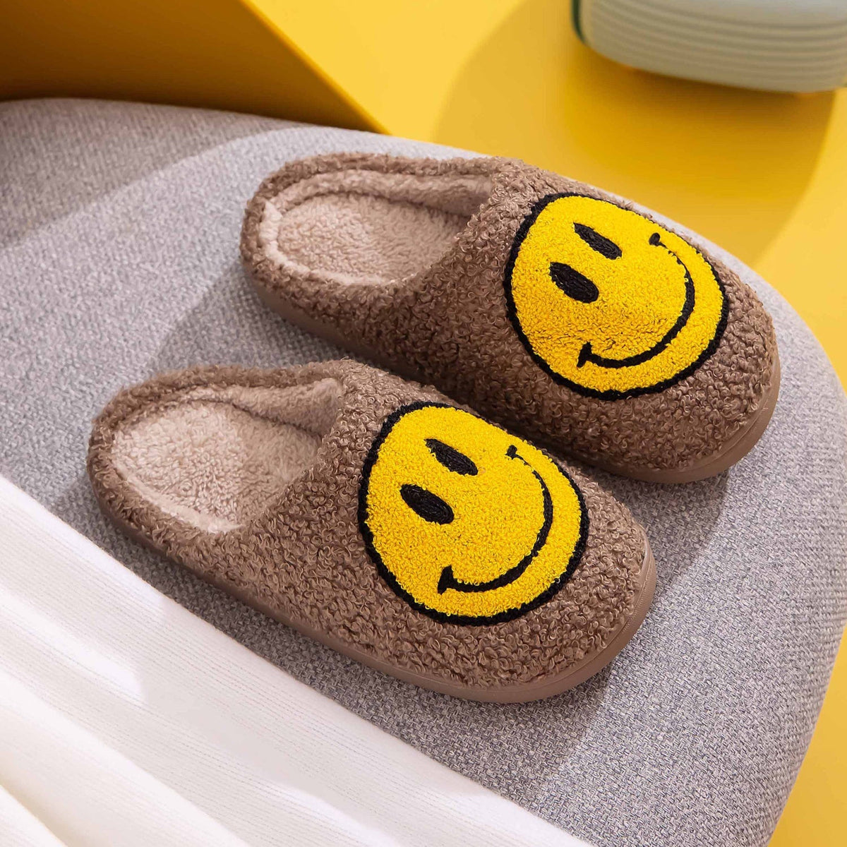 Melody Smiley Face Slippers Trandify Deal