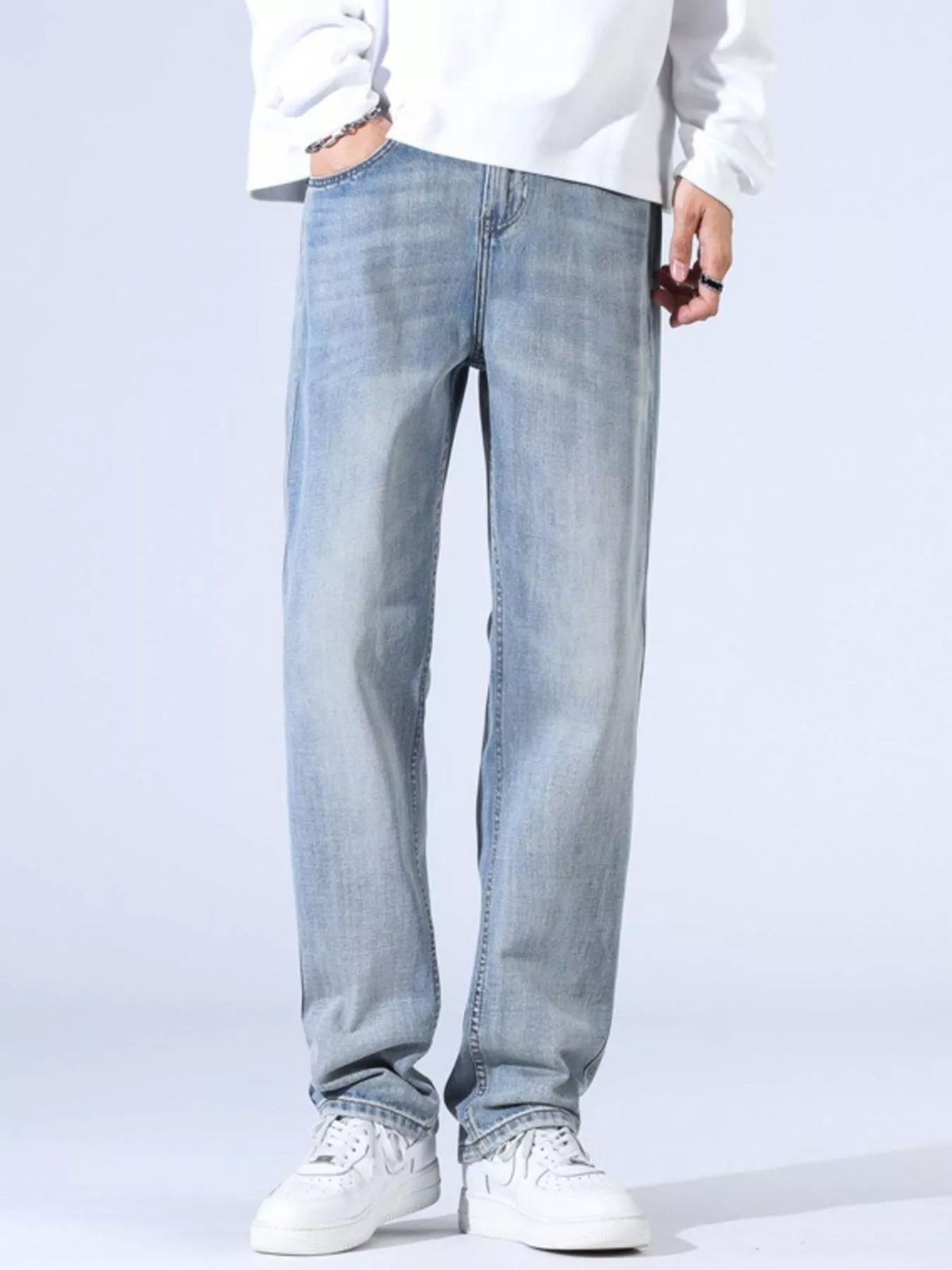 Men's relaxed fit wide leg jeans in blue wash - comfort stretch denim