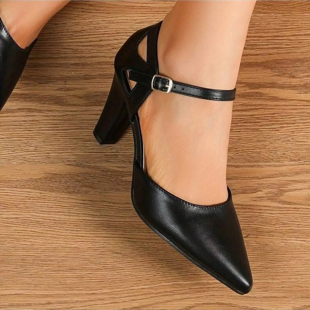 Women's Pointed Toe Block Heel Pumps in Black - Mid Heel Dress Shoes