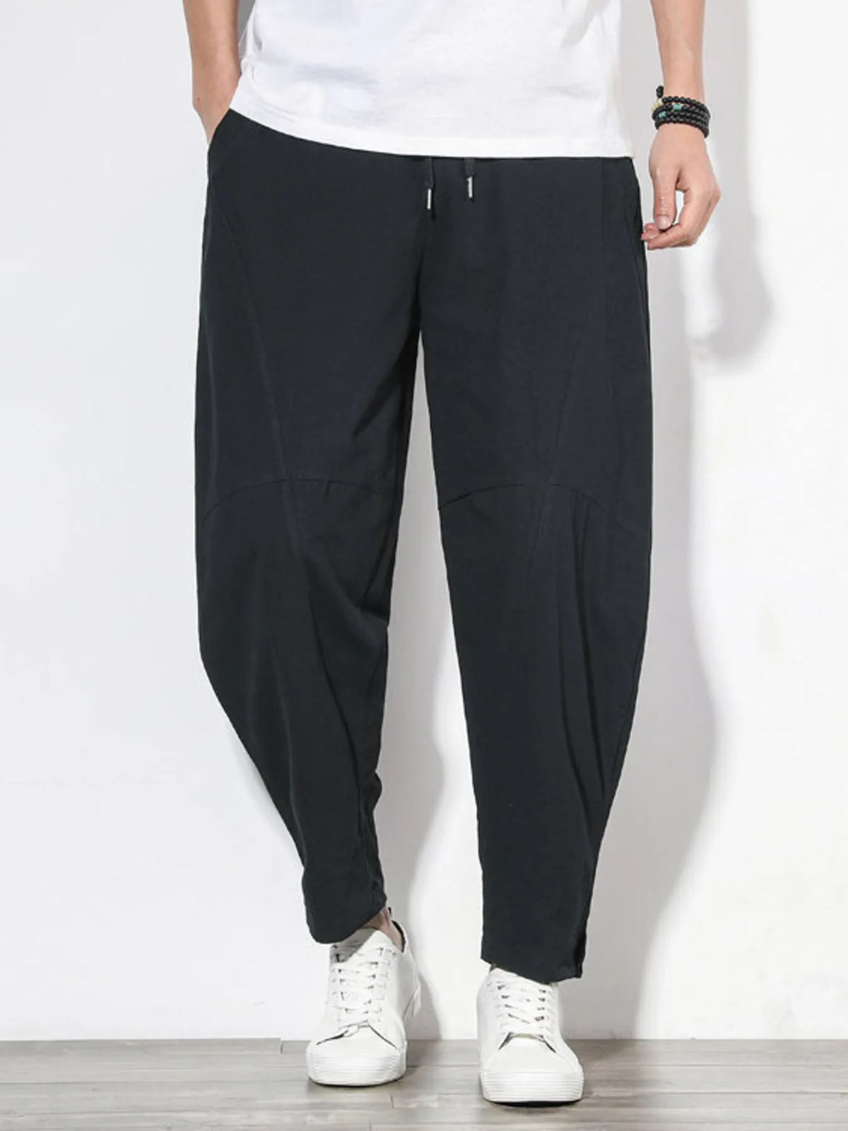 Men's plus size loose fit cargo pants in Black with drawstring waist