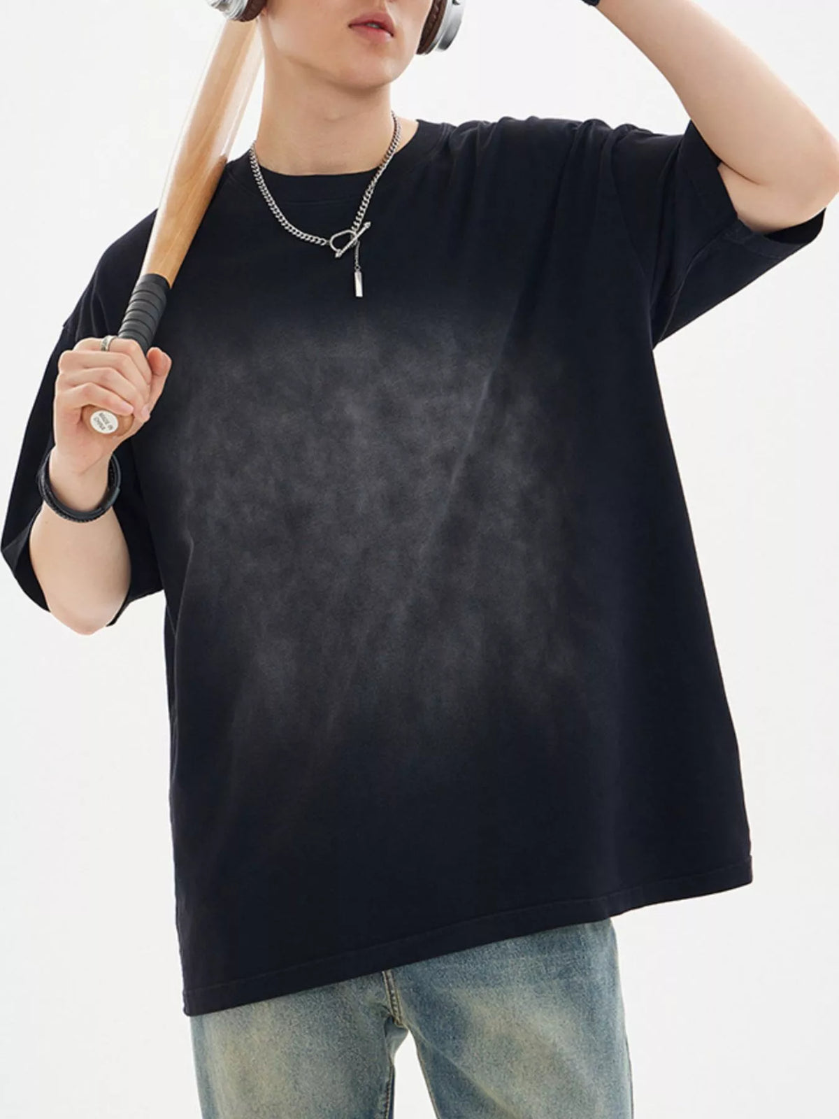 Men's oversized cotton t-shirt in Black - relaxed fit basic tee