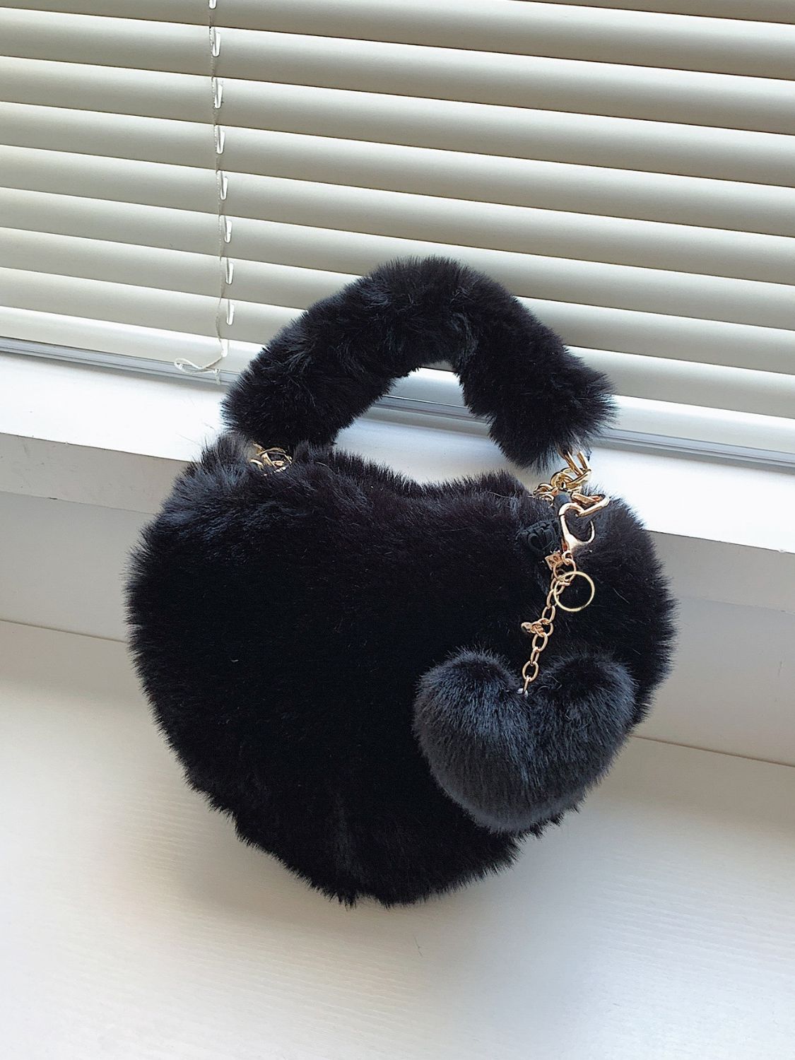 Heart Shape Faux Fur Handbag Trandify Deal