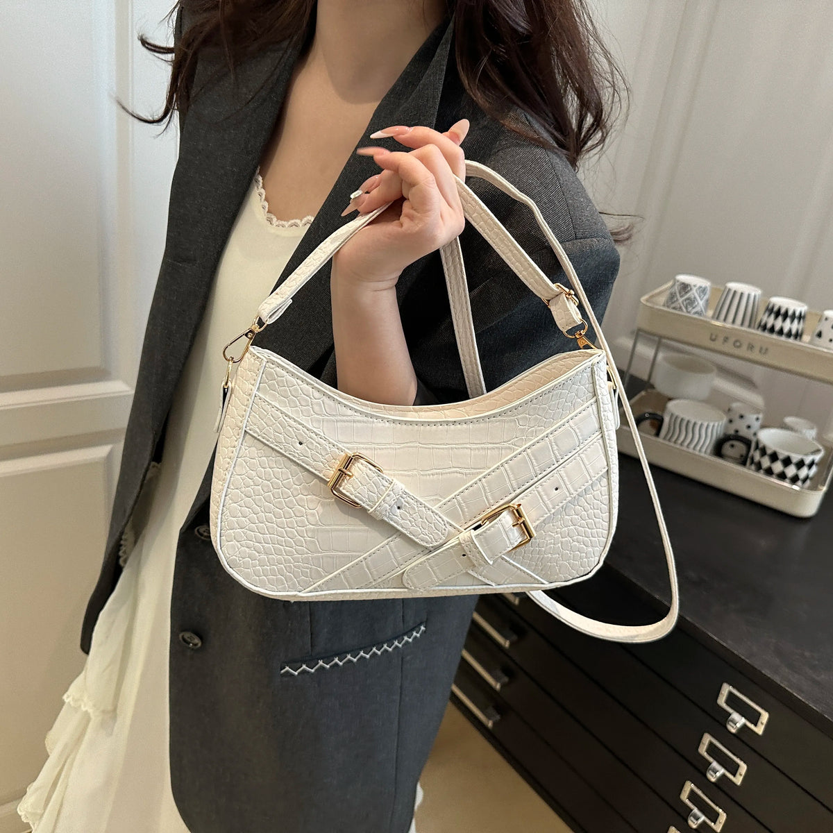 Women’s Crocodile-Embossed Leather Shoulder Bag – Trendy Crossbody Purse for Outfits