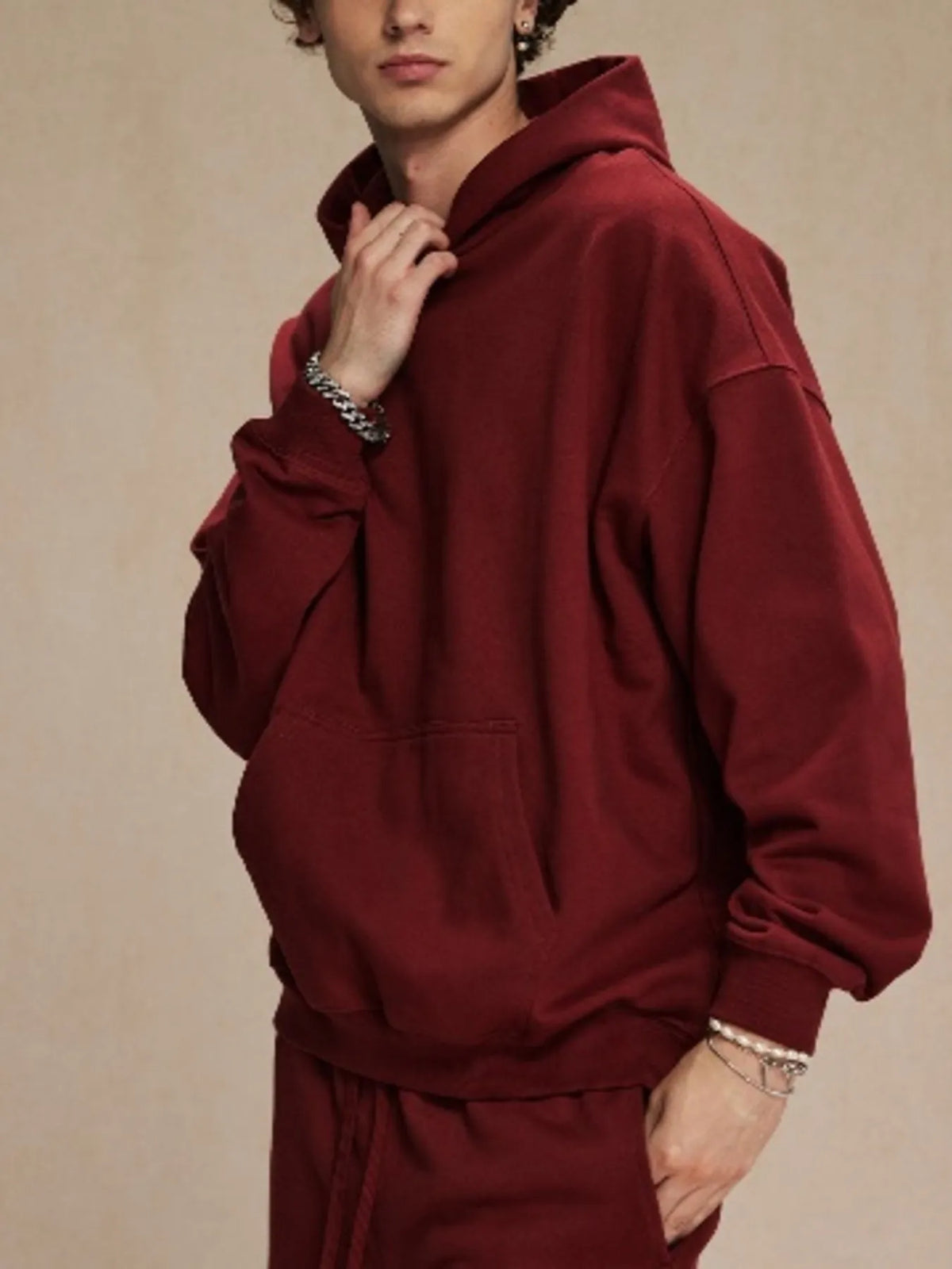 Men's oversized hoodie with kangaroo pocket – cozy long sleeve pullover for streetwear