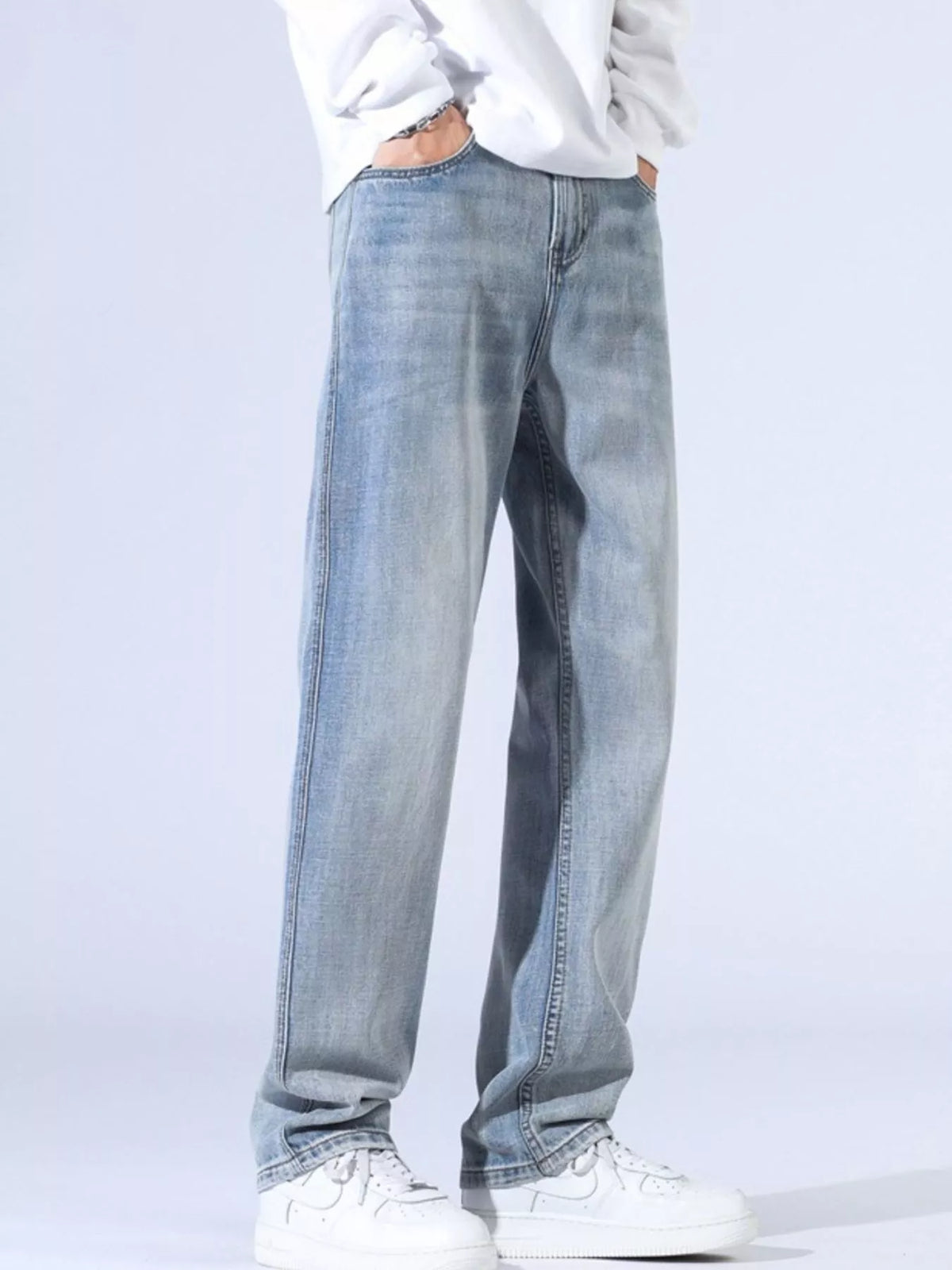 Men's relaxed fit wide leg jeans in blue wash - comfort stretch denim