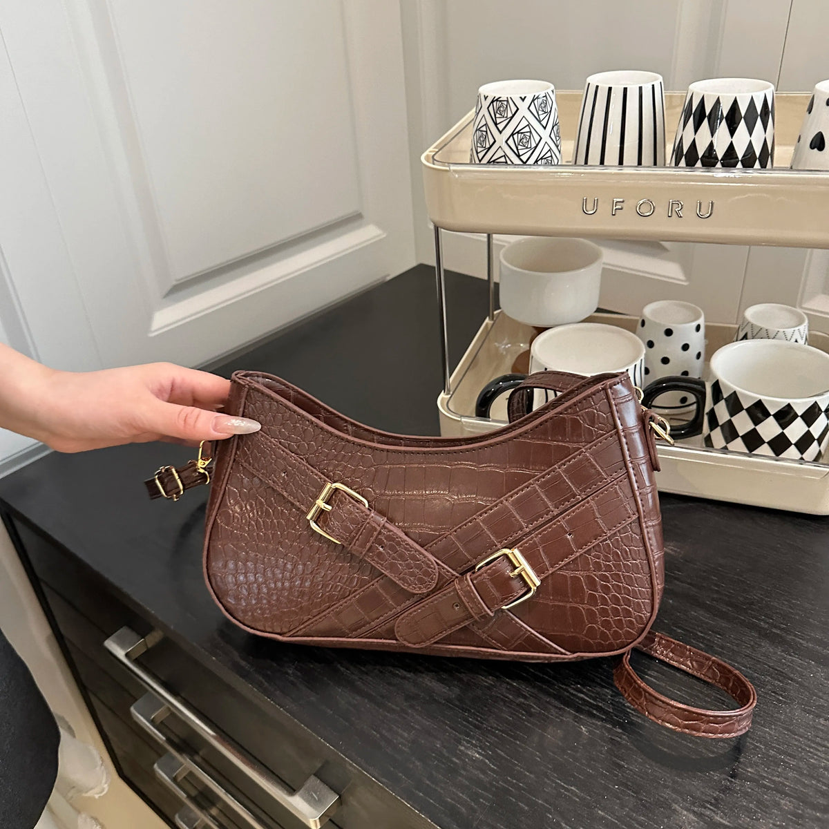 Women's Stylish Crocodile Shoulder Bag – Trendy Crossbody Purse for Outfits