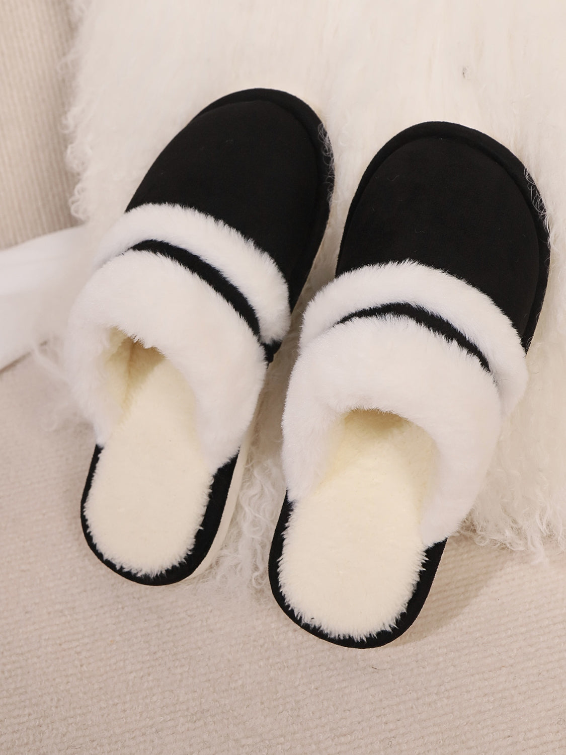 Contrast Faux Fur Round Toe Slippers Trandify Deal