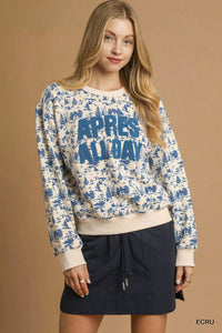 Oversized Cropped Sweatshirt in blue, women wearing soft fleece pullover with high-waisted jeans, Y2K streetwear fashion item.
