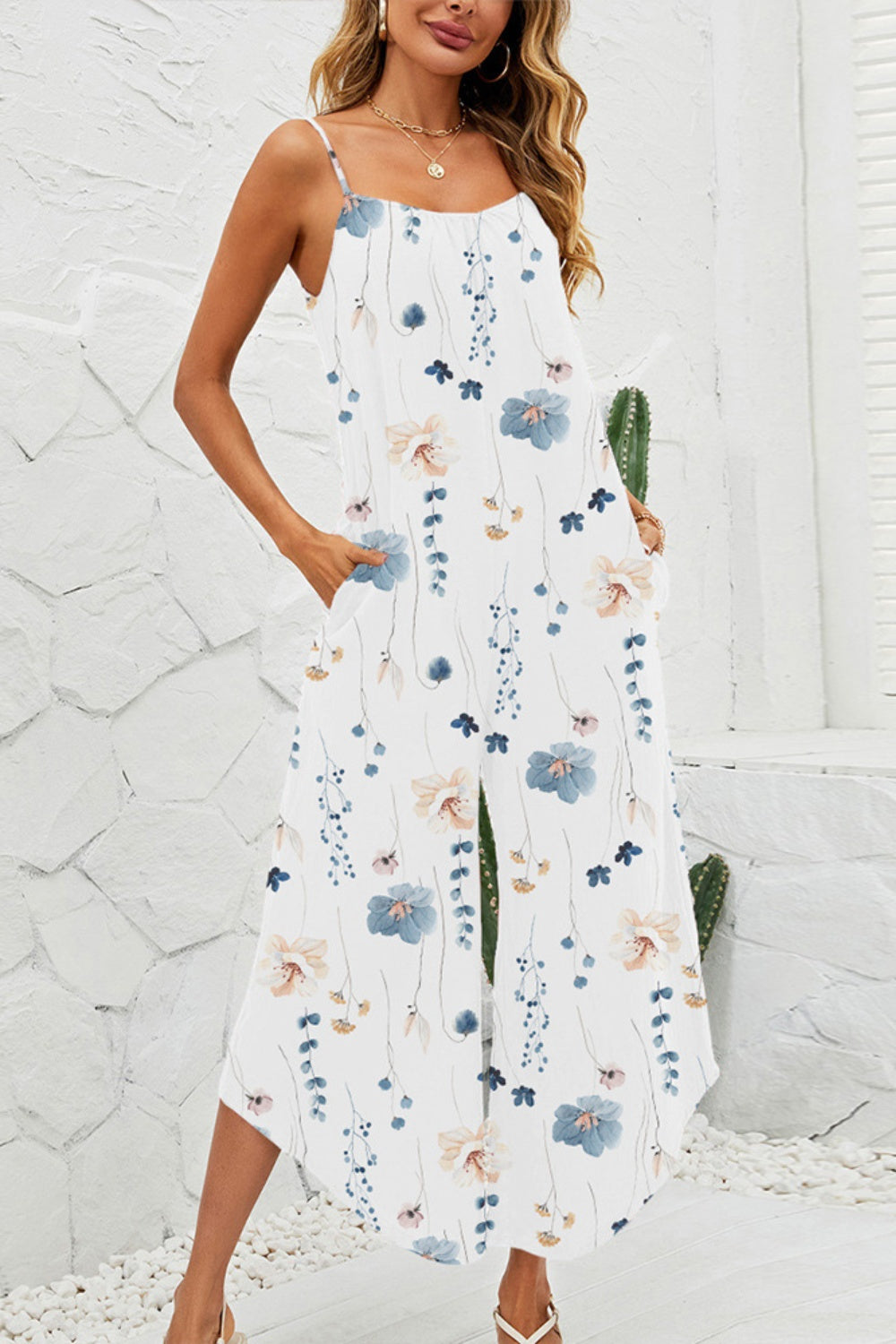 Fashionable Scoop Neck Jumpsuit – Perfect for Brunch & Outings