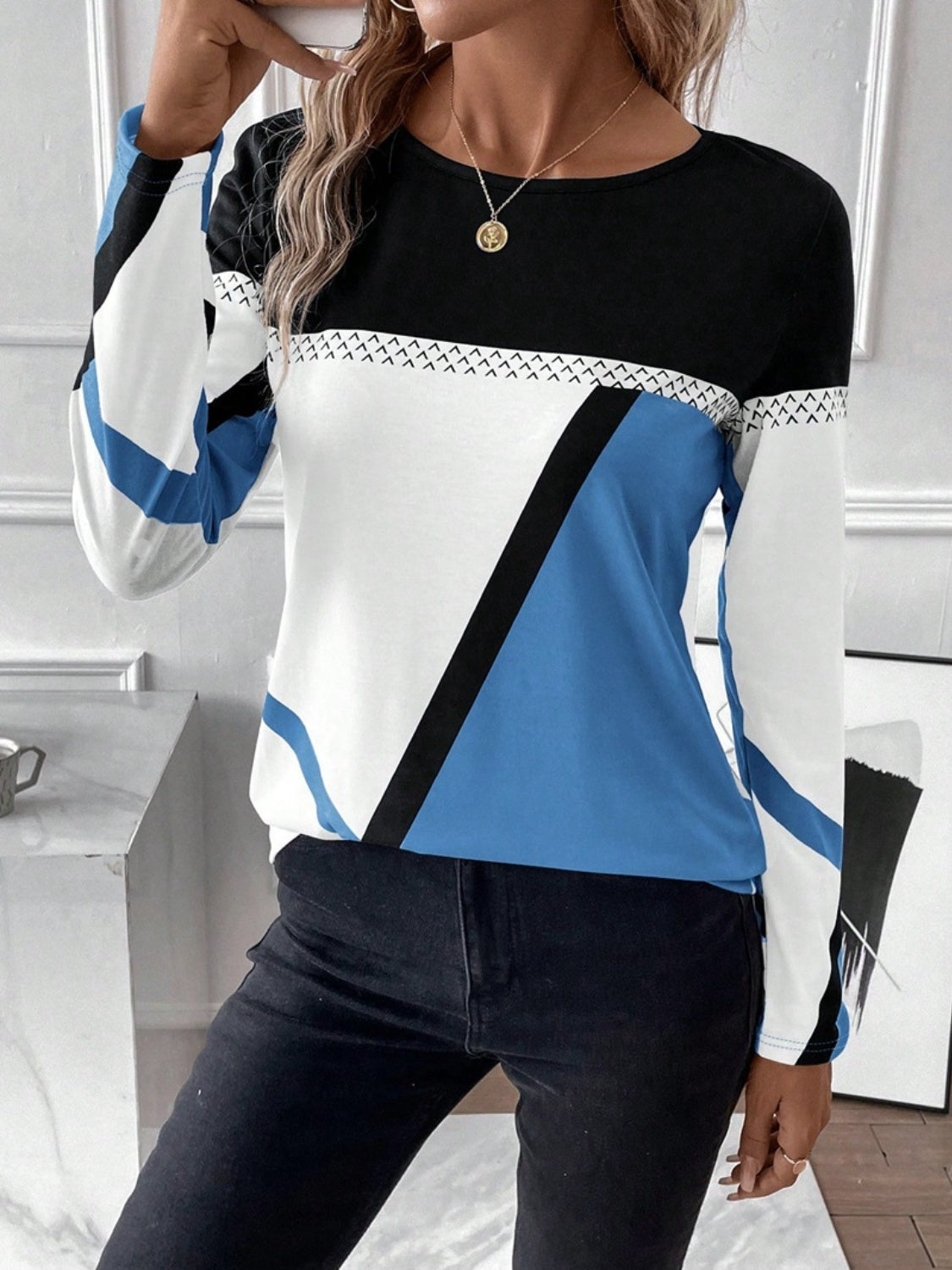 Contrast Round Neck Long Sleeve T-Shirt Trandify Deal