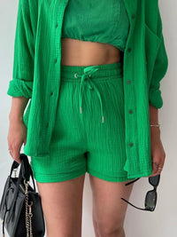 Trendy linen-blend two-piece set for women, stylish matching shirt and shorts
