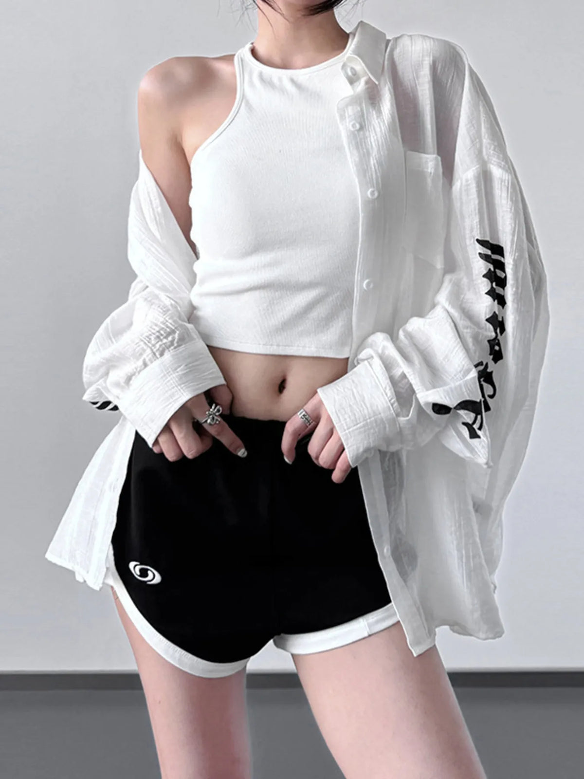 Women’s oversized button-up long sleeve shirt in beige, relaxed fit linen blend top for casual outfits