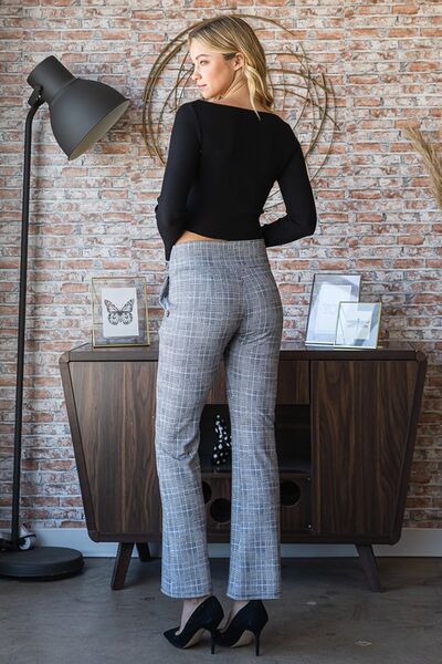 Plus Size Flare Pants with Wide Waist – Casual & Office Wear Outfit