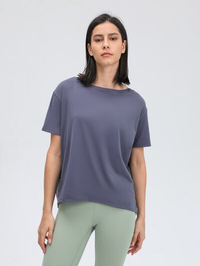 Soft breathable women's tee for gym and everyday outfits