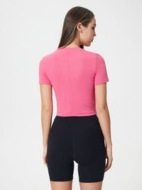 Soft breathable women's tee for gym and everyday outfits