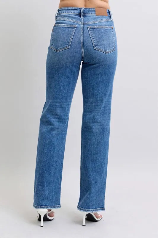 Judy Blue High Waist Straight Jeans in vintage wash with V-Front detail