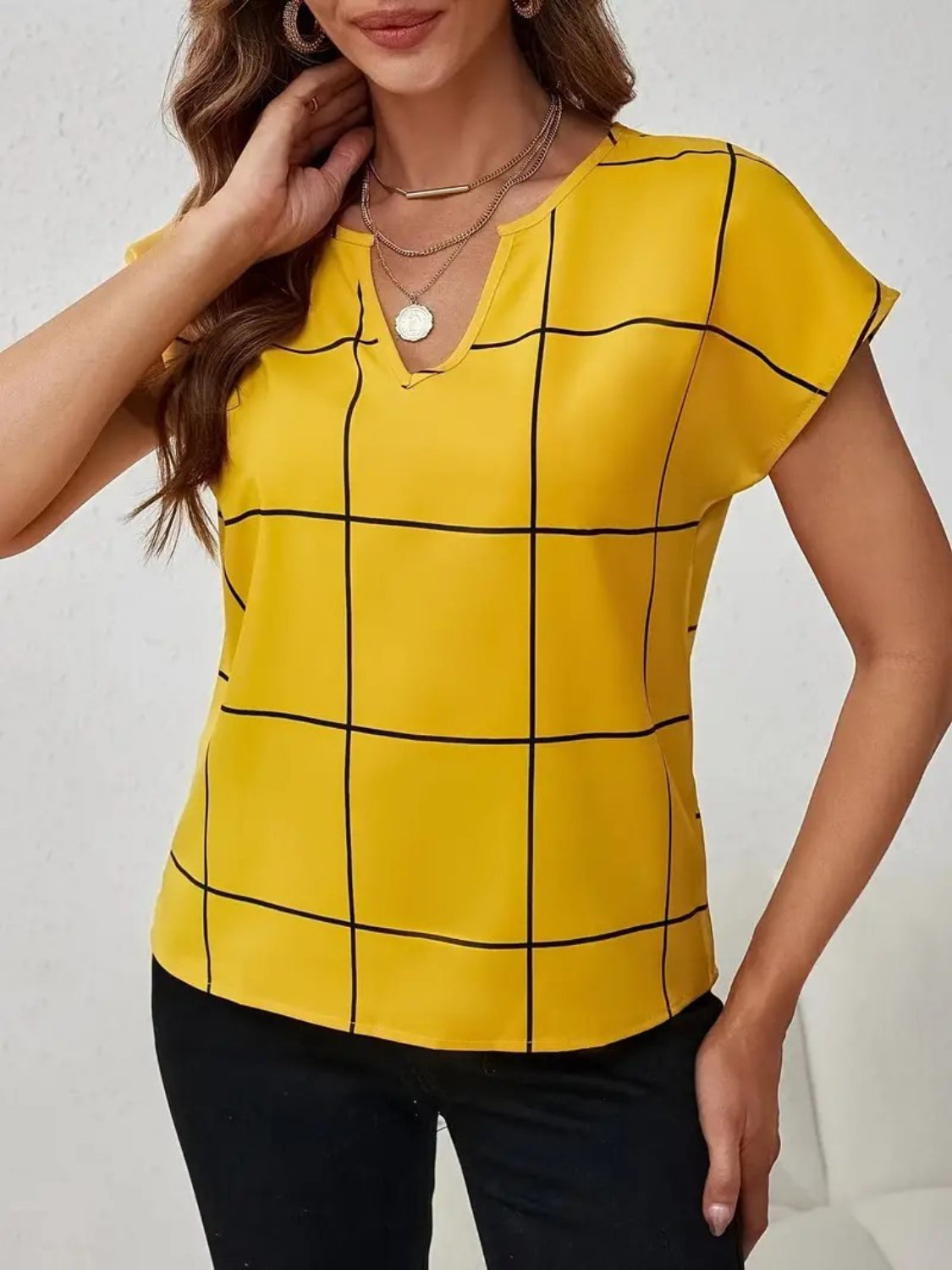 Women’s Plaid Contrast Notched Blouse – Trendy Fall Office & Casual Top