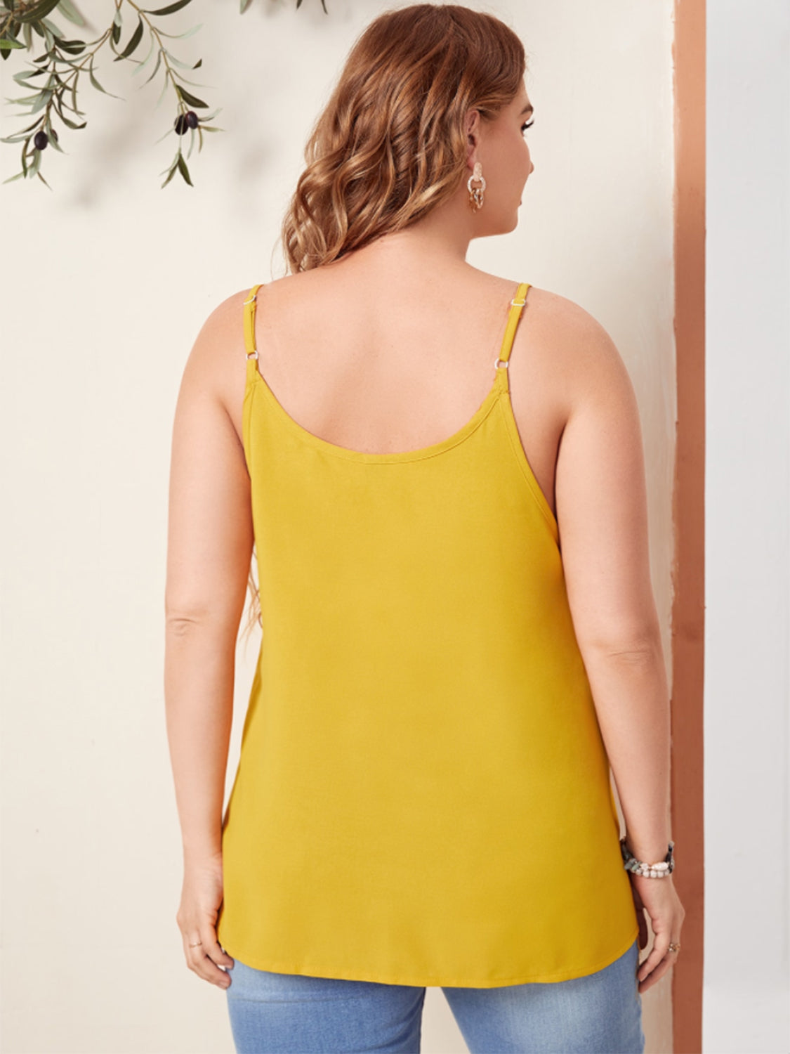 Plus Size Scoop Neck Cami Trandify deal