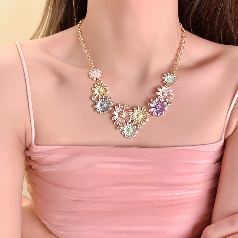Alloy Rhinestone Daisy Necklace Trandify Deal