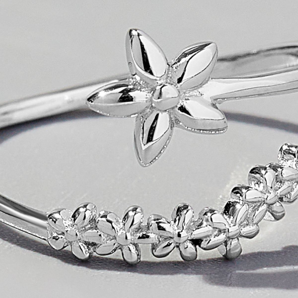 925 Sterling Silver Flower Ring Trandify Deal