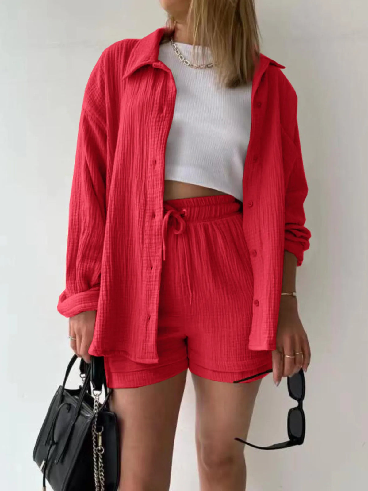 Trendy linen-blend two-piece set for women, stylish matching shirt and shorts