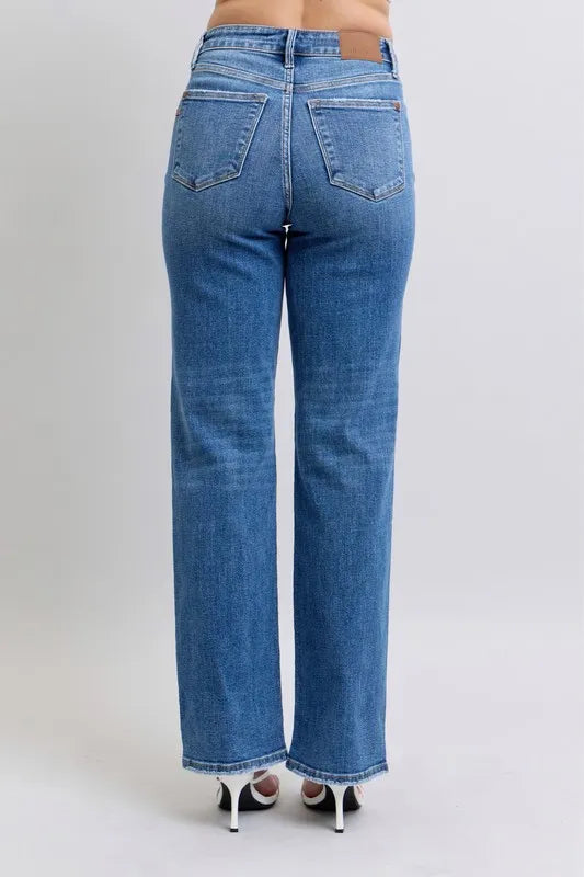 Judy Blue High Waist Straight Jeans in vintage wash with V-Front detail