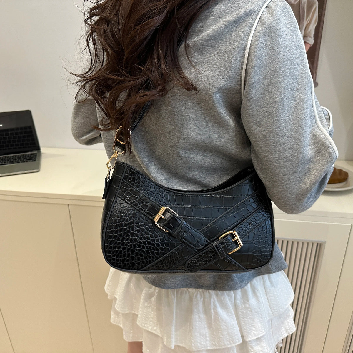 Women's Stylish Crocodile Shoulder Bag – Trendy Crossbody Purse for Outfits