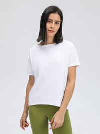 Soft breathable women's tee for gym and everyday outfits