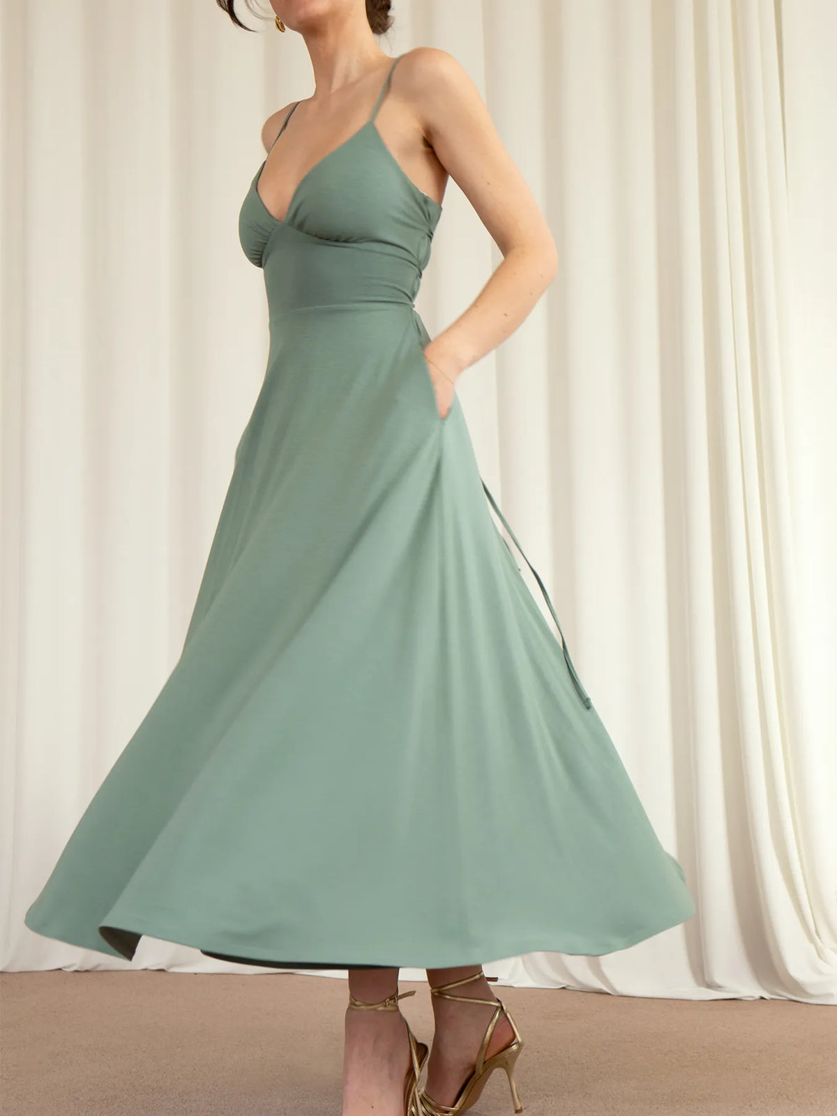 Boho Chic Sleeveless Pocket Dress – Casual Midi Dress for Women