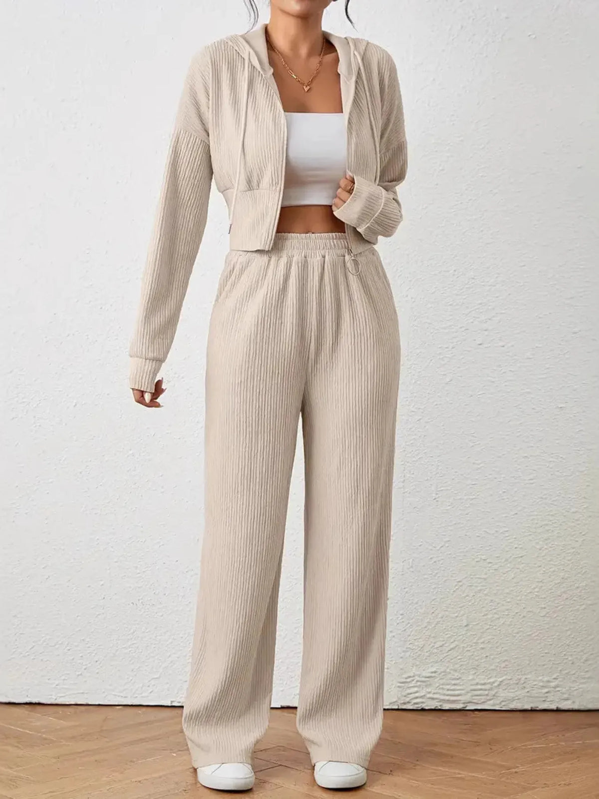 Women’s zip-up hoodie and jogger set in soft fleece fabric for casual wear