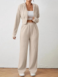 Women’s zip-up hoodie and jogger set in soft fleece fabric for casual wear