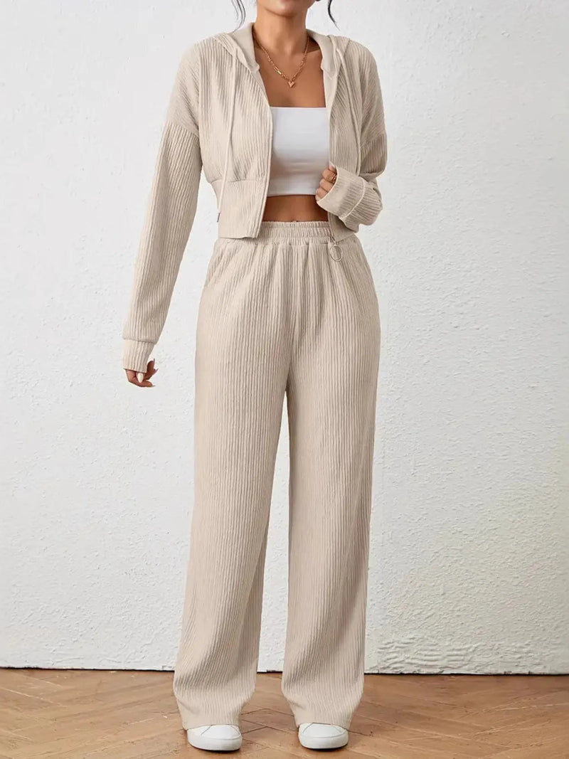 Women’s zip-up hoodie and jogger set in soft fleece fabric for casual wear