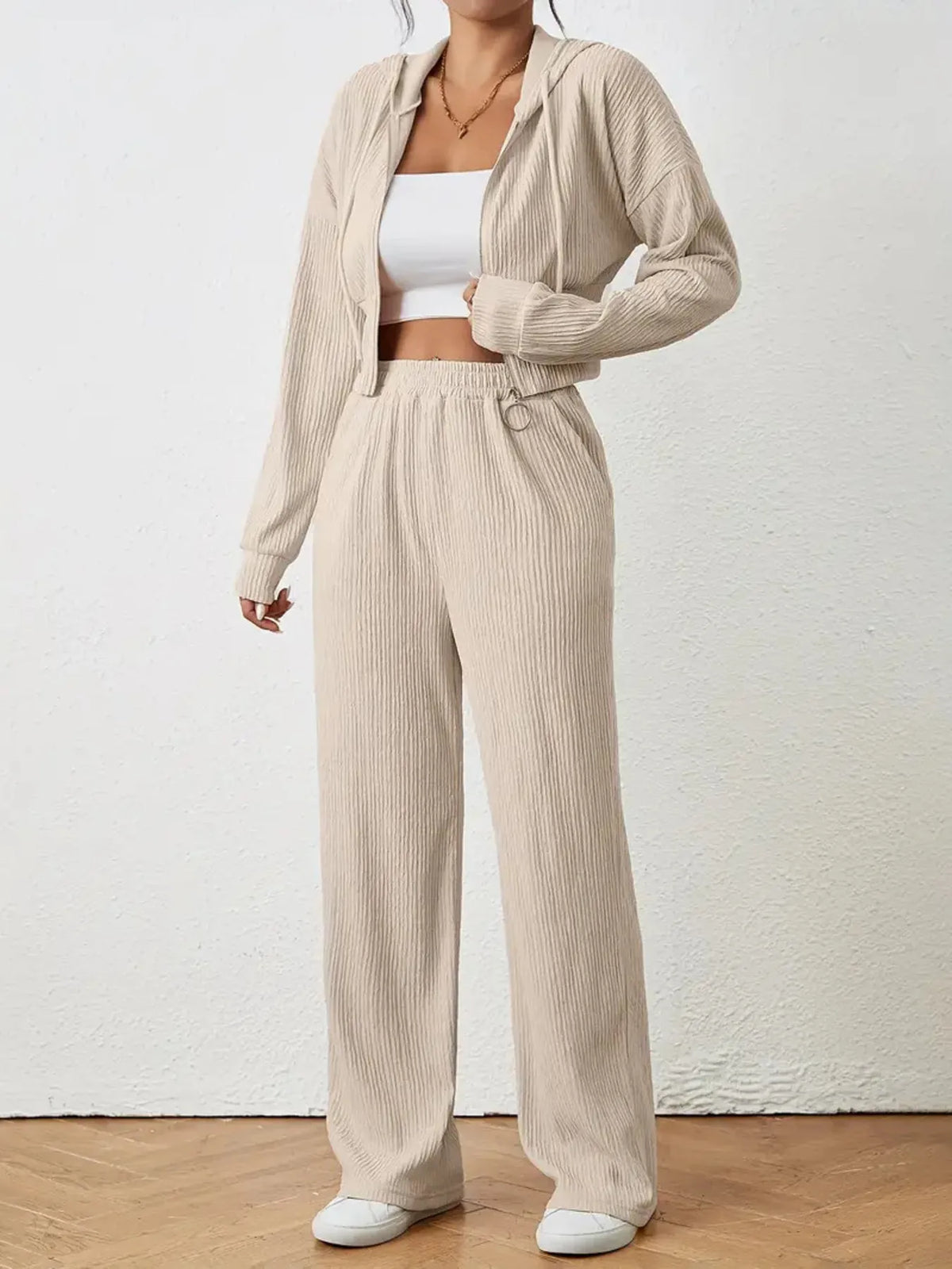 Women’s zip-up hoodie and jogger set in soft fleece fabric for casual wear
