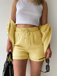 Trendy linen-blend two-piece set for women, stylish matching shirt and shorts