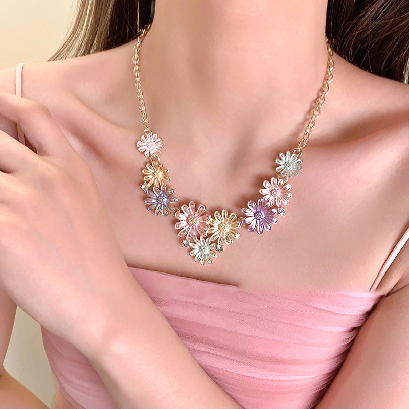 Alloy Rhinestone Daisy Necklace Trandify Deal