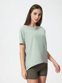 Soft breathable women's tee for gym and everyday outfits