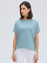 Soft breathable women's tee for gym and everyday outfits
