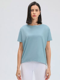 Soft breathable women's tee for gym and everyday outfits