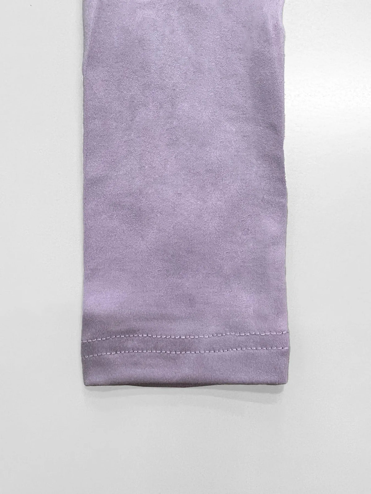 Athletic Style Women’s Crop Tee – Soft Breathable Fabric for Gym or Everyday Wear