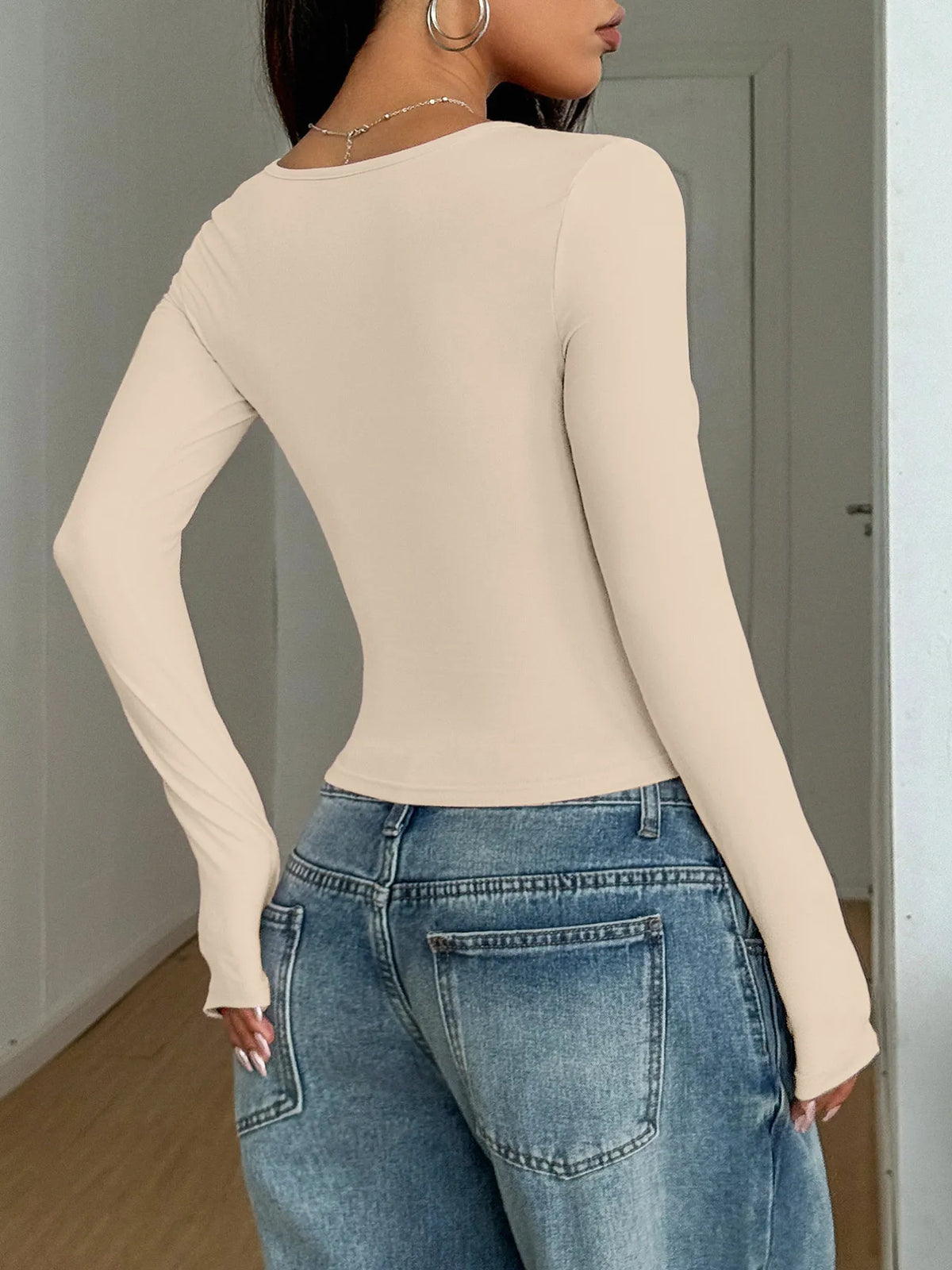 Trendy Square Neck Fitted Tee – Women’s Layering Essential – Soft & Comfortable