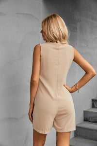 Flattering V-neck romper – adjustable waist for perfect fit