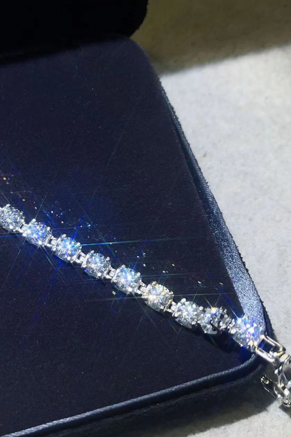 10 Carat Moissanite Platinum-Plated Bracelet Trandify Deal