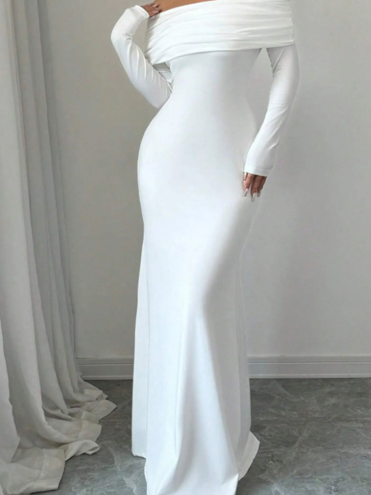 Sexy off-shoulder long sleeve bodycon maxi dress for women, perfect for night out and date nights